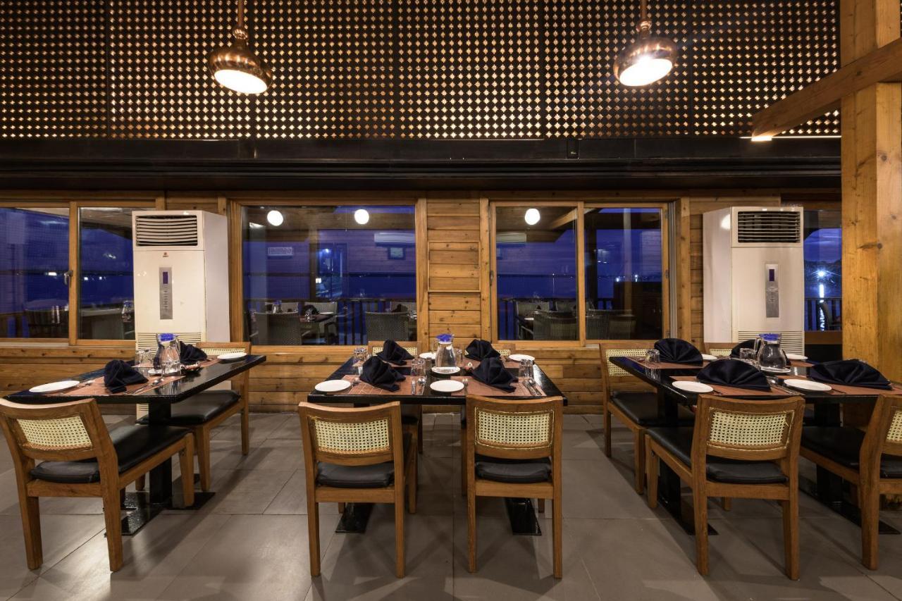 Hotel Club Mahindra Ashtamudi Nīndakara Zewnętrze zdjęcie