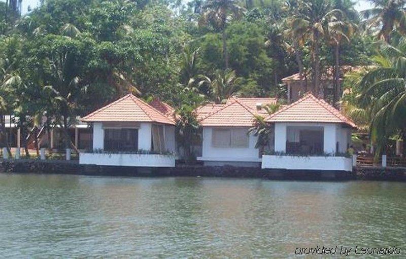 Hotel Club Mahindra Ashtamudi Nīndakara Zewnętrze zdjęcie