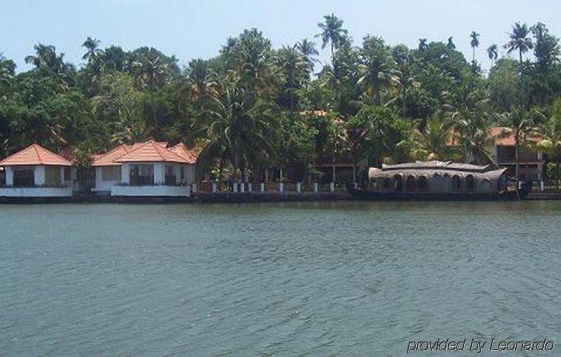 Hotel Club Mahindra Ashtamudi Nīndakara Zewnętrze zdjęcie