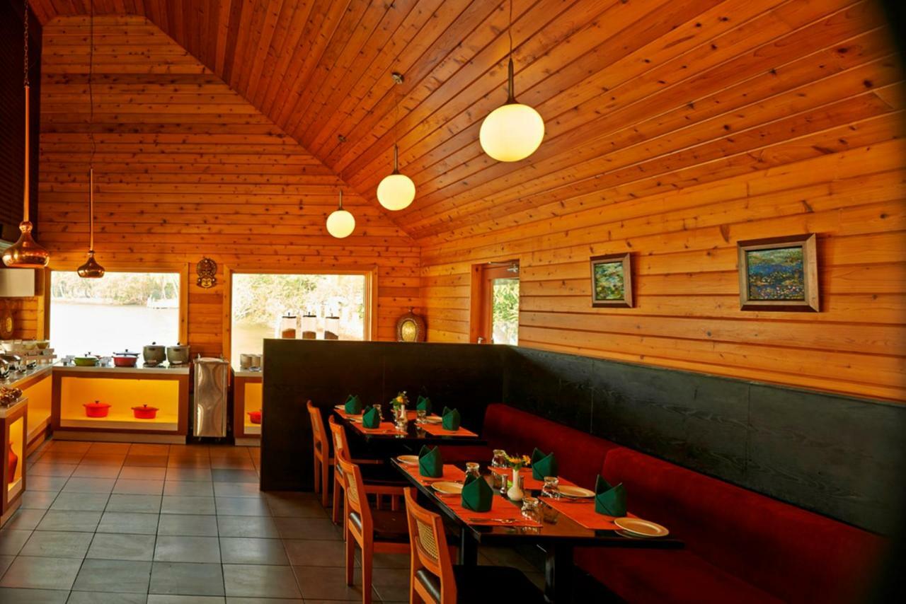 Hotel Club Mahindra Ashtamudi Nīndakara Zewnętrze zdjęcie
